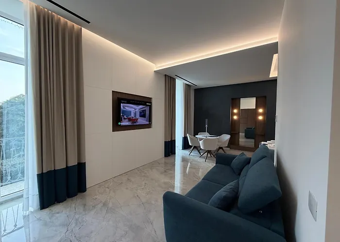 Viaromahome - Pensión 4*