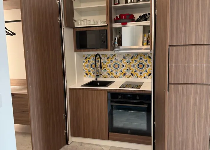 Viaromahome - Pensión 4*